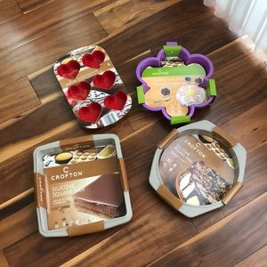 CROFTON SILICONE BAKEWARE SET OF 4 FLOWER, HEART CUPCAKE, ROUND, SQUARE PANS NEW